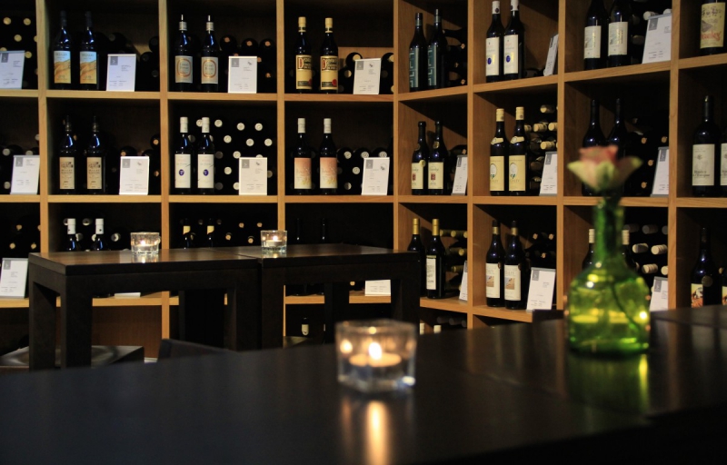 magasin-SOLLIES TOUCAS-min_wine_vinorama_wine_bottle_cellar_red_wine_wines_storage_wine_rack-1077047